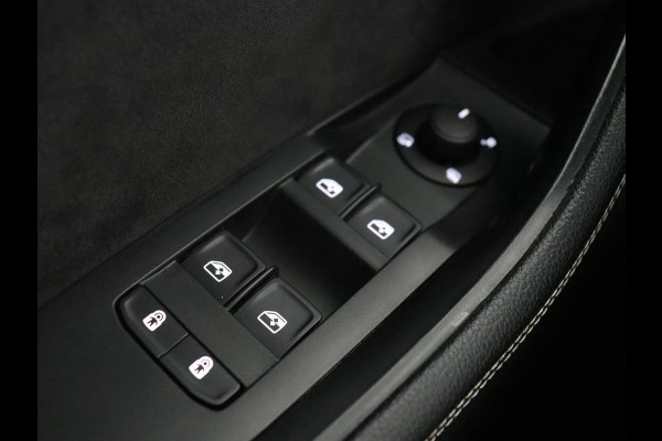 Škoda Superb 1.4 TSI iV Sportline | Panoramadak | Trekhaak | Stoelverwarming | Adaptive cruise | Camera | Alcantara | 19'' | Carplay | Matrix LED | Navigatie | Achterbankverwarming | PHEV | Plug In