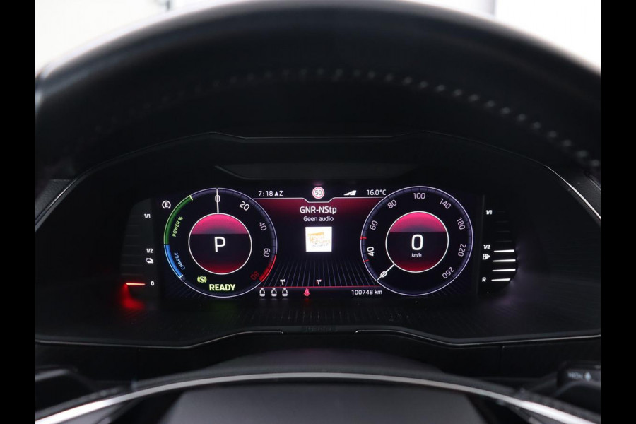 Škoda Superb 1.4 TSI iV Sportline | Panoramadak | Trekhaak | Stoelverwarming | Adaptive cruise | Camera | Alcantara | 19'' | Carplay | Matrix LED | Navigatie | Achterbankverwarming | PHEV | Plug In