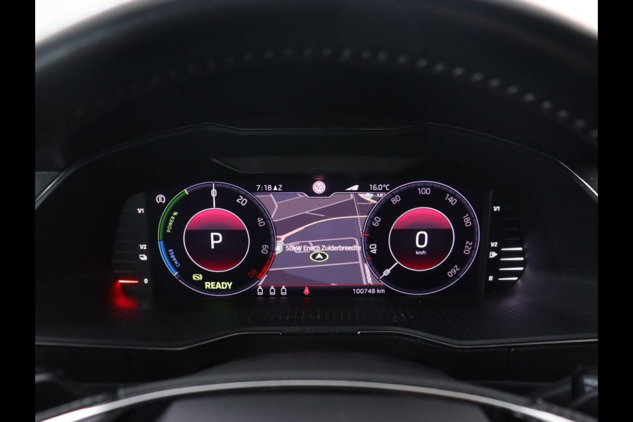 Škoda Superb 1.4 TSI iV Sportline | Panoramadak | Trekhaak | Stoelverwarming | Adaptive cruise | Camera | Alcantara | 19'' | Carplay | Matrix LED | Navigatie | Achterbankverwarming | PHEV | Plug In