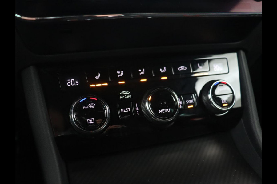 Škoda Superb 1.4 TSI iV Sportline | Panoramadak | Trekhaak | Stoelverwarming | Adaptive cruise | Camera | Alcantara | 19'' | Carplay | Matrix LED | Navigatie | Achterbankverwarming | PHEV | Plug In