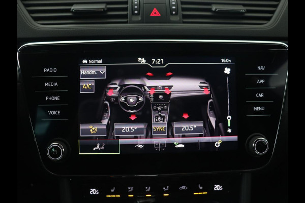 Škoda Superb 1.4 TSI iV Sportline | Panoramadak | Trekhaak | Stoelverwarming | Adaptive cruise | Camera | Alcantara | 19'' | Carplay | Matrix LED | Navigatie | Achterbankverwarming | PHEV | Plug In