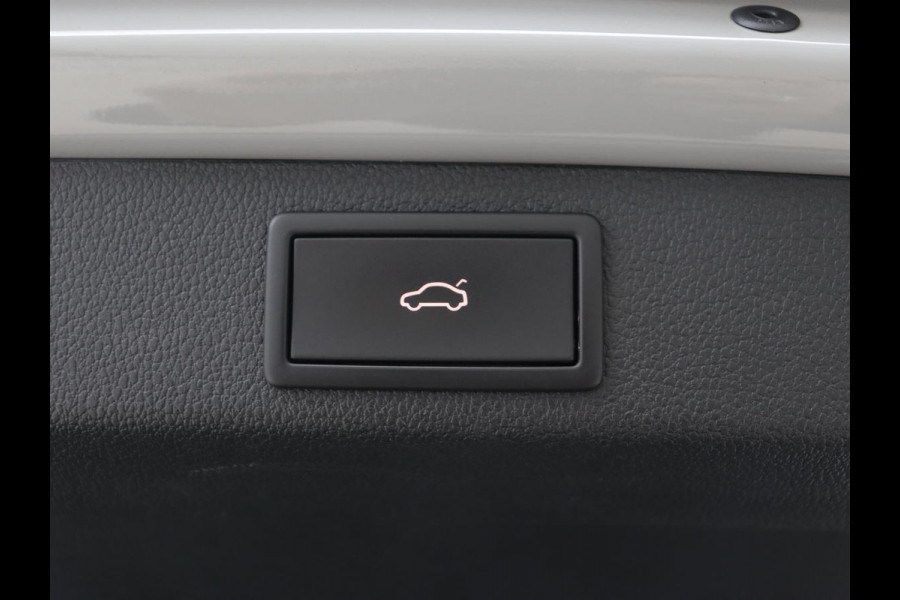 Škoda Superb 1.4 TSI iV Sportline | Panoramadak | Trekhaak | Stoelverwarming | Adaptive cruise | Camera | Alcantara | 19'' | Carplay | Matrix LED | Navigatie | Achterbankverwarming | PHEV | Plug In