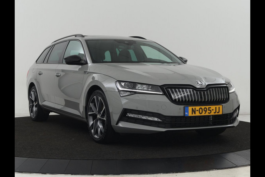 Škoda Superb 1.4 TSI iV Sportline | Panoramadak | Trekhaak | Stoelverwarming | Adaptive cruise | Camera | Alcantara | 19'' | Carplay | Matrix LED | Navigatie | Achterbankverwarming | PHEV | Plug In
