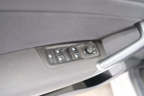 Volkswagen Touran 2.0 TDI 150 PK DSG > Grijskenteken < - Airco, Cruise, PDC.