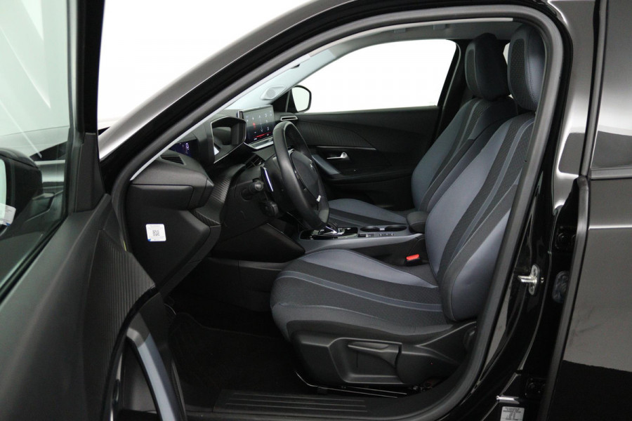 Peugeot 2008 1.2 PureTech Blue Lease Allure (ACHTERUITRIJCAMERA, STOELVERWARMING, AUTOMAAT, LANE-ASSIST, PARKEERSENSOREN)