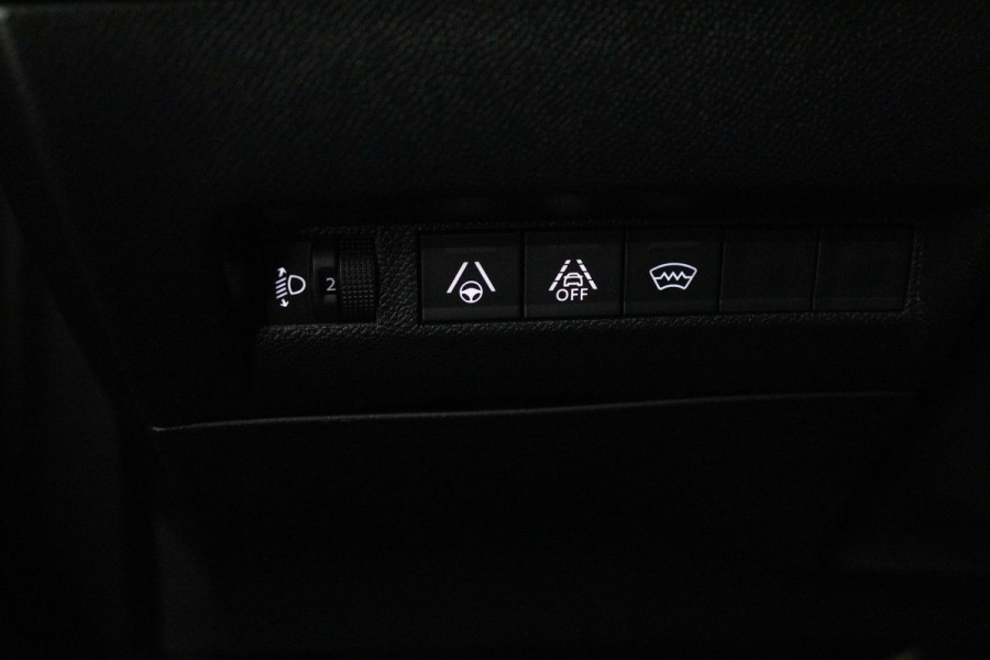 Peugeot 2008 1.2 PureTech Blue Lease Allure (ACHTERUITRIJCAMERA, STOELVERWARMING, AUTOMAAT, LANE-ASSIST, PARKEERSENSOREN)
