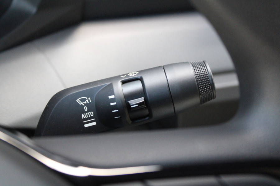 Renault Master T35 2.0 dCi 170pk L2H2 Extra - 2x Schuifdeur - Navigatie - Blind Spot - Camera - Stoelverwarming - Verwarmde voorruit - Rijklaar