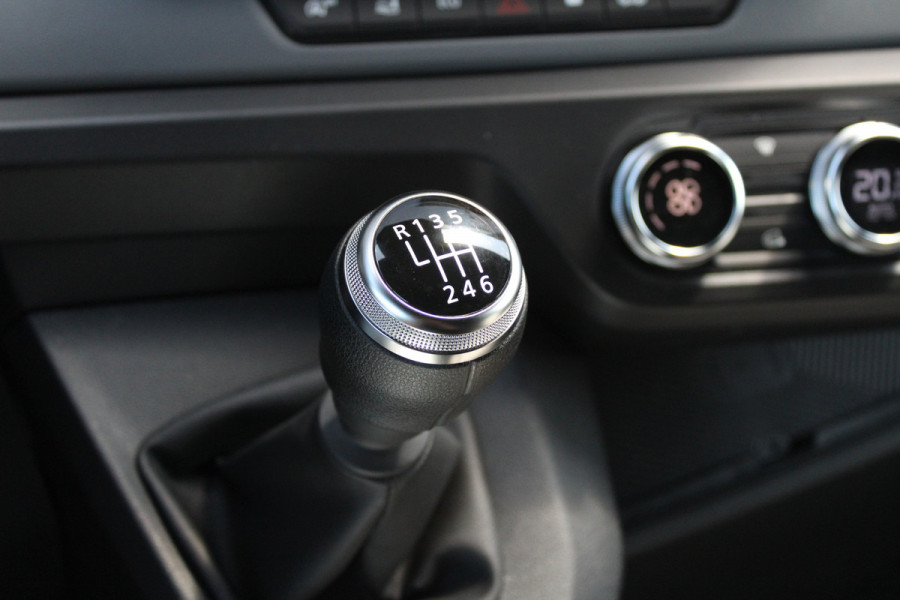 Renault Master T35 2.0 dCi 170pk L2H2 Extra - 2x Schuifdeur - Navigatie - Blind Spot - Camera - Stoelverwarming - Verwarmde voorruit - Rijklaar