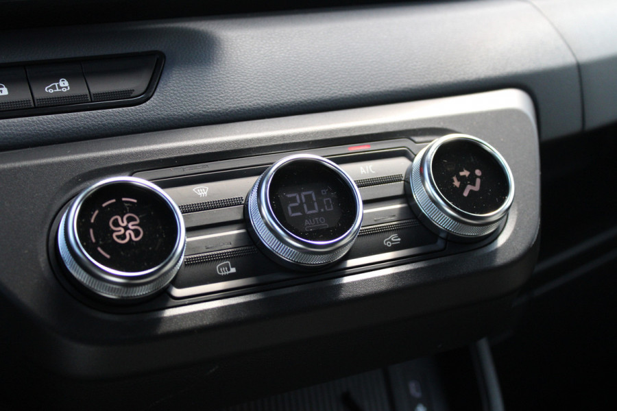 Renault Master T35 2.0 dCi 170pk L2H2 Extra - 2x Schuifdeur - Navigatie - Blind Spot - Camera - Stoelverwarming - Verwarmde voorruit - Rijklaar