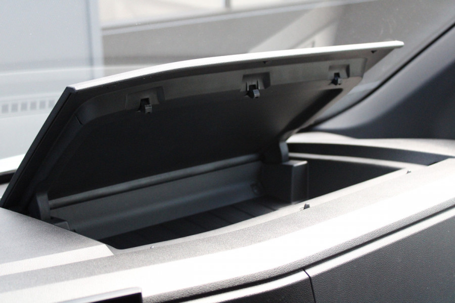 Renault Master T35 2.0 dCi 170pk L2H2 Extra - 2x Schuifdeur - Navigatie - Blind Spot - Camera - Stoelverwarming - Verwarmde voorruit - Rijklaar