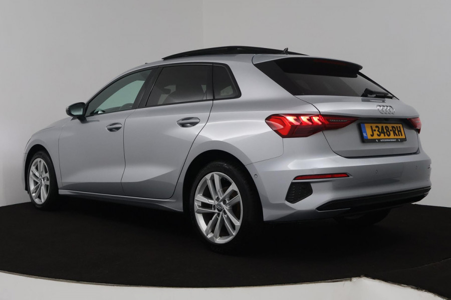 Audi A3 Sportback 35 TFSI Sport edition (PANORAMADAK, HEAD-UP, ELEKTR STOELEN, SFEERVERLICHTING, STOELVERWARMING, CAMERA)