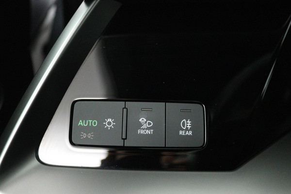 Audi A3 Sportback 35 TFSI Sport edition (PANORAMADAK, HEAD-UP, ELEKTR STOELEN, SFEERVERLICHTING, STOELVERWARMING, CAMERA)