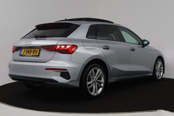 Audi A3 Sportback 35 TFSI Sport edition (PANORAMADAK, HEAD-UP, ELEKTR STOELEN, SFEERVERLICHTING, STOELVERWARMING, CAMERA)