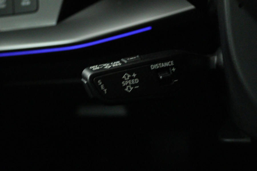 Audi A3 Sportback 35 TFSI Sport edition (PANORAMADAK, HEAD-UP, ELEKTR STOELEN, SFEERVERLICHTING, STOELVERWARMING, CAMERA)