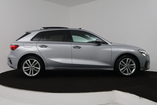 Audi A3 Sportback 35 TFSI Sport edition (PANORAMADAK, HEAD-UP, ELEKTR STOELEN, SFEERVERLICHTING, STOELVERWARMING, CAMERA)