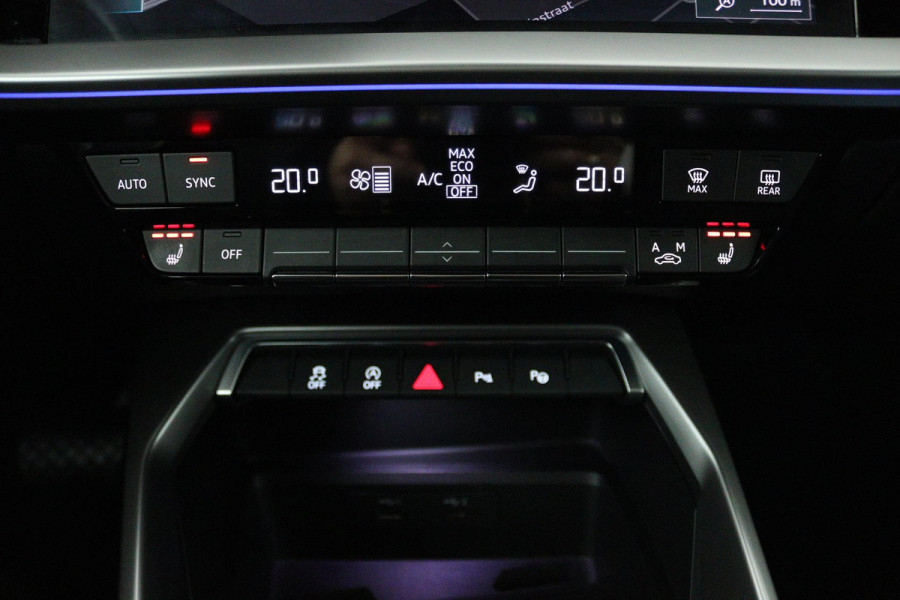 Audi A3 Sportback 35 TFSI Sport edition (PANORAMADAK, HEAD-UP, ELEKTR STOELEN, SFEERVERLICHTING, STOELVERWARMING, CAMERA)