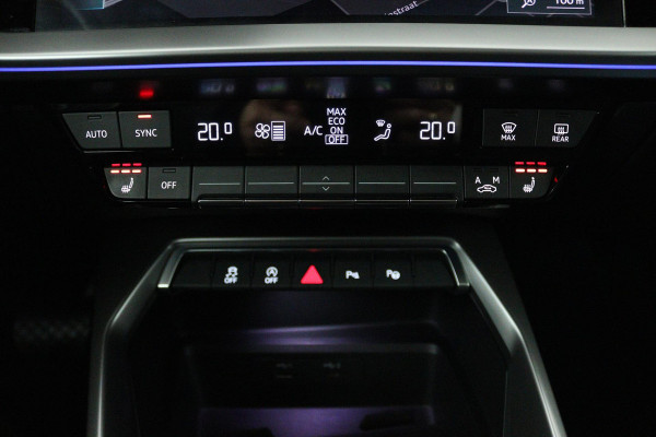 Audi A3 Sportback 35 TFSI Sport edition (PANORAMADAK, HEAD-UP, ELEKTR STOELEN, SFEERVERLICHTING, STOELVERWARMING, CAMERA)