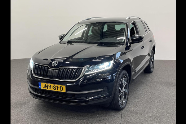 Škoda Kodiaq 1.5 TSI Sportline Business Airco ECC Navi Carplay 19" LM Velgen Leder/Alcantara PDC VA+ 360 Camera Stoelverwarming voor & achter