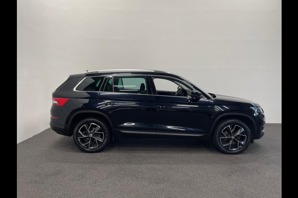 Škoda Kodiaq 1.5 TSI Sportline Business Airco ECC Navi Carplay 19" LM Velgen Leder/Alcantara PDC VA+ 360 Camera Stoelverwarming voor & achter