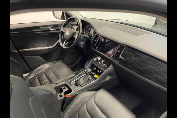 Škoda Kodiaq 1.5 TSI Sportline Business Airco ECC Navi Carplay 19" LM Velgen Leder/Alcantara PDC VA+ 360 Camera Stoelverwarming voor & achter