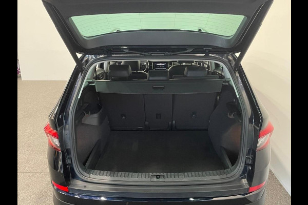 Škoda Kodiaq 1.5 TSI Sportline Business Airco ECC Navi Carplay 19" LM Velgen Leder/Alcantara PDC VA+ 360 Camera Stoelverwarming voor & achter