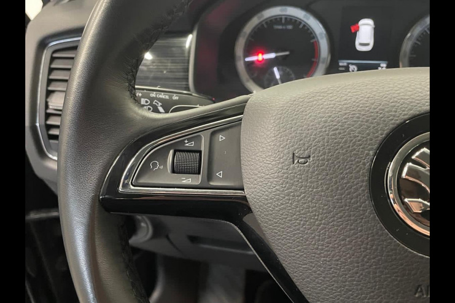 Škoda Kodiaq 1.5 TSI Sportline Business Airco ECC Navi Carplay 19" LM Velgen Leder/Alcantara PDC VA+ 360 Camera Stoelverwarming voor & achter