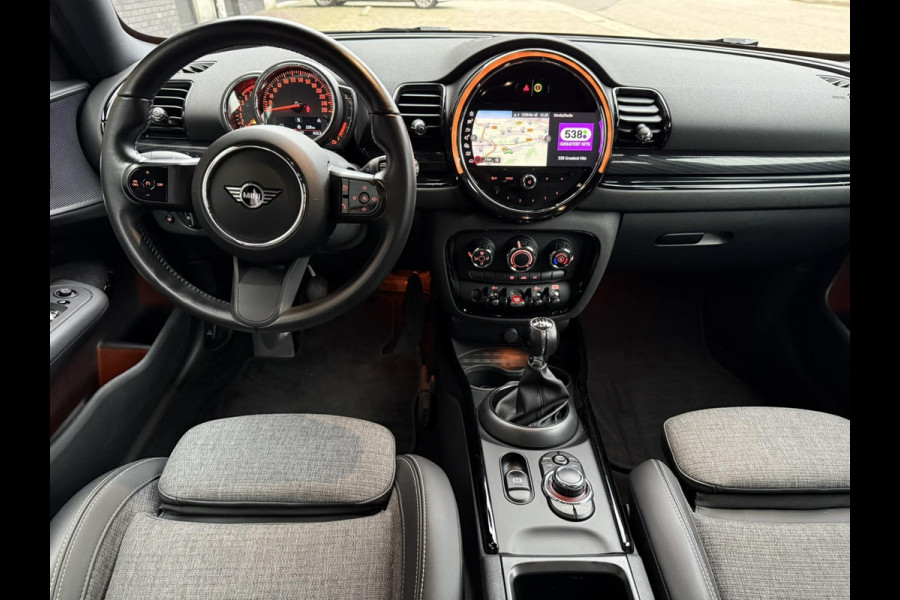 MINI Clubman 1.5 Cooper / 136 PK / BMW dealer onderhouden / 1e Eigenaar / Navigatie / ALL-Season / NED-MINI
