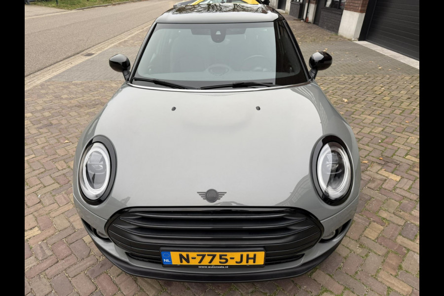 MINI Clubman 1.5 Cooper / 136 PK / BMW dealer onderhouden / 1e Eigenaar / Navigatie / ALL-Season / NED-MINI