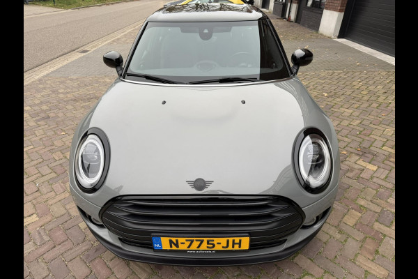 MINI Clubman 1.5 Cooper / 136 PK / BMW dealer onderhouden / 1e Eigenaar / Navigatie / ALL-Season / NED-MINI