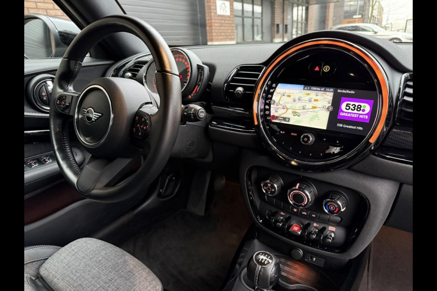 MINI Clubman 1.5 Cooper / 136 PK / BMW dealer onderhouden / 1e Eigenaar / Navigatie / ALL-Season / NED-MINI