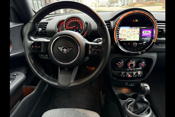 MINI Clubman 1.5 Cooper / 136 PK / BMW dealer onderhouden / 1e Eigenaar / Navigatie / ALL-Season / NED-MINI