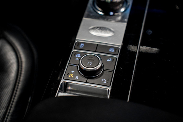 Land Rover Range Rover 3.0 TDV6 Autobiography *Meridian / Panoramadak / Stoelventilatie / Massage / Standkachel / Carplay / Head-up