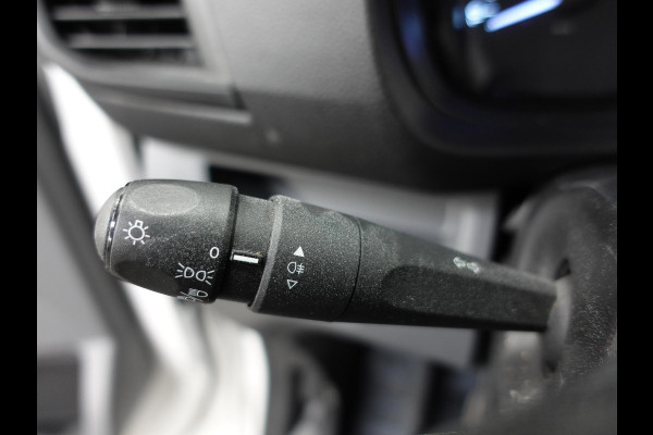 Opel Vivaro Combi 1.5 CDTI L2H1 Cruise Control  Parkeersensoren Achter  Bluetooth Airco Voor en Achter  Schuifdeur Rechts en Links