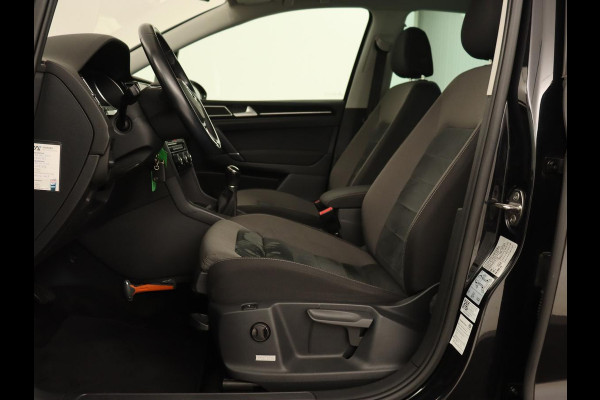 Volkswagen Golf Sportsvan 1.5 TSI Highline Edition | Stoelverwarming | Trekhaak | Massage | Camera | Carplay | Full LED | Adaptive cruise | Navigatie | Climate control