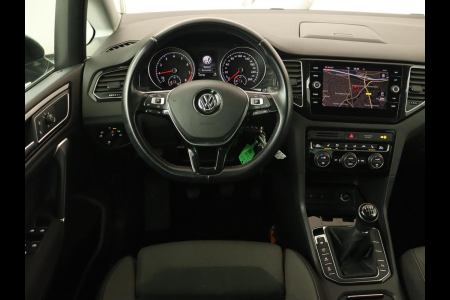 Volkswagen Golf Sportsvan 1.5 TSI Highline Edition | Stoelverwarming | Trekhaak | Massage | Camera | Carplay | Full LED | Adaptive cruise | Navigatie | Climate control