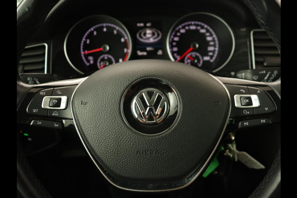 Volkswagen Golf Sportsvan 1.5 TSI Highline Edition | Stoelverwarming | Trekhaak | Massage | Camera | Carplay | Full LED | Adaptive cruise | Navigatie | Climate control