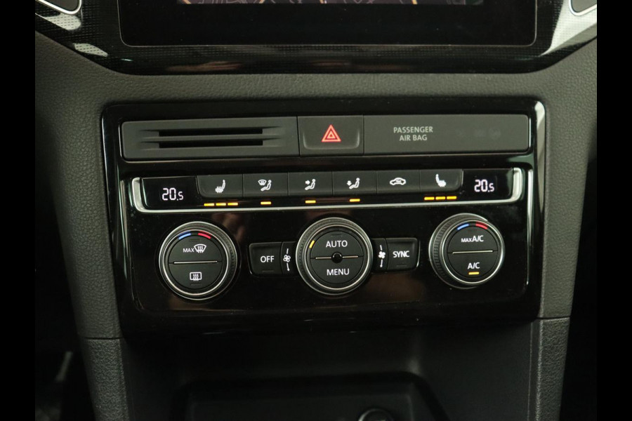 Volkswagen Golf Sportsvan 1.5 TSI Highline Edition | Stoelverwarming | Trekhaak | Massage | Camera | Carplay | Full LED | Adaptive cruise | Navigatie | Climate control