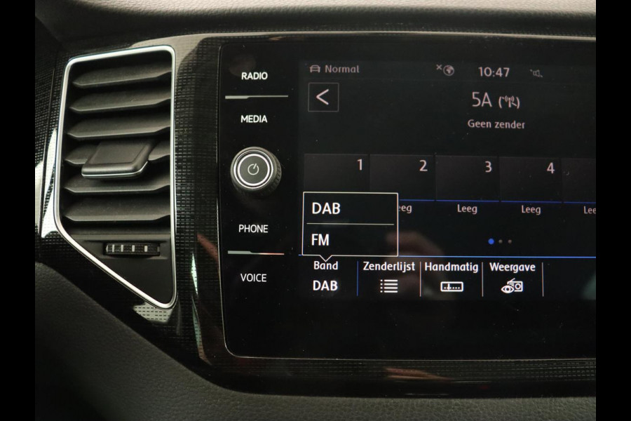 Volkswagen Golf Sportsvan 1.5 TSI Highline Edition | Stoelverwarming | Trekhaak | Massage | Camera | Carplay | Full LED | Adaptive cruise | Navigatie | Climate control