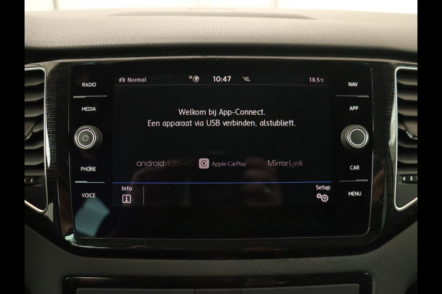 Volkswagen Golf Sportsvan 1.5 TSI Highline Edition | Stoelverwarming | Trekhaak | Massage | Camera | Carplay | Full LED | Adaptive cruise | Navigatie | Climate control