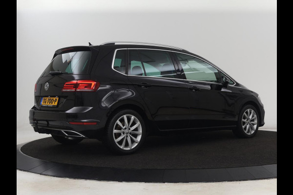 Volkswagen Golf Sportsvan 1.5 TSI Highline Edition | Stoelverwarming | Trekhaak | Massage | Camera | Carplay | Full LED | Adaptive cruise | Navigatie | Climate control