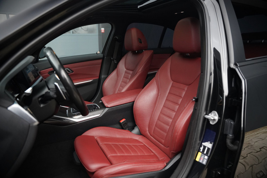 BMW 3-serie 330e xDrive Business Edition Plus M Sport | M Performance | Panoramadak | 360° Camera | Carbon | Head Up Display | Stoelverwarming | Stuurverwarming | Apple Carplay | Navigatie | Cruise Control | Ambiance Verlichting | Trekhaak