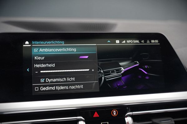 BMW 3-serie 330e xDrive Business Edition Plus M Sport | M Performance | Panoramadak | 360° Camera | Carbon | Head Up Display | Stoelverwarming | Stuurverwarming | Apple Carplay | Navigatie | Cruise Control | Ambiance Verlichting | Trekhaak