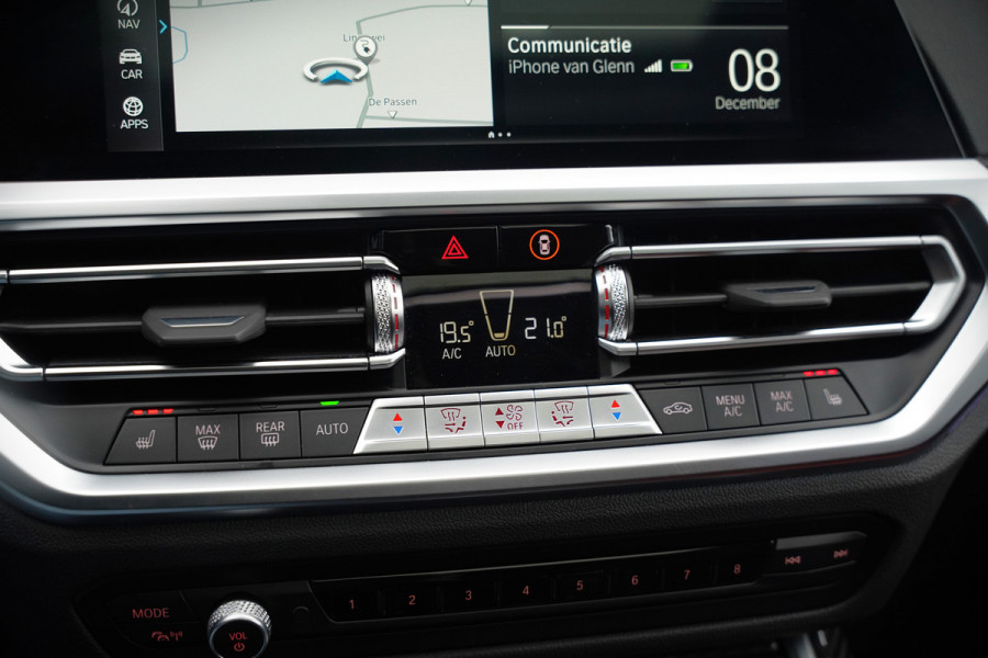 BMW 3-serie 330e xDrive Business Edition Plus M Sport | M Performance | Panoramadak | 360° Camera | Carbon | Head Up Display | Stoelverwarming | Stuurverwarming | Apple Carplay | Navigatie | Cruise Control | Ambiance Verlichting | Trekhaak