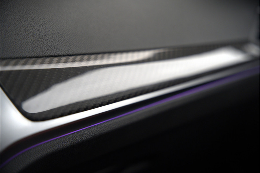 BMW 3-serie 330e xDrive Business Edition Plus M Sport | M Performance | Panoramadak | 360° Camera | Carbon | Head Up Display | Stoelverwarming | Stuurverwarming | Apple Carplay | Navigatie | Cruise Control | Ambiance Verlichting | Trekhaak