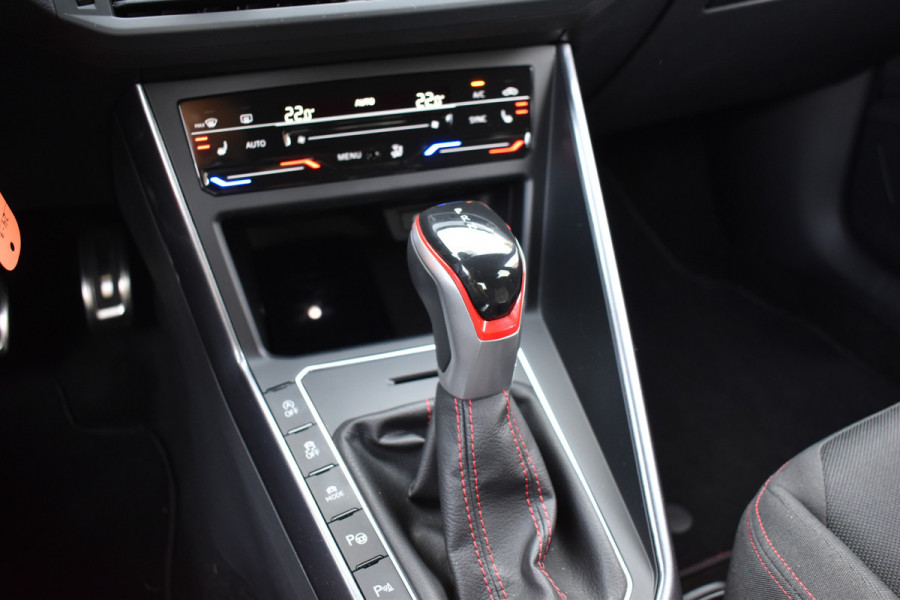 Volkswagen Polo GTI 2.0 TSI 210PK DSG GTI-SPORT IQ-LIGHT/PDC/CARPLAY