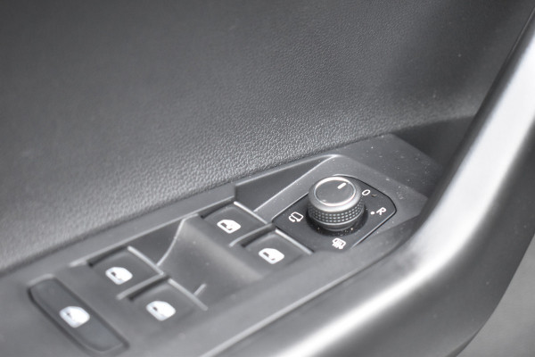 Volkswagen Polo GTI 2.0 TSI 210PK DSG GTI-SPORT IQ-LIGHT/PDC/CARPLAY