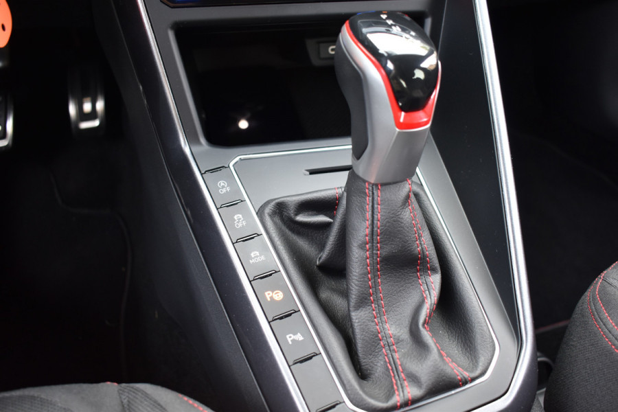 Volkswagen Polo GTI 2.0 TSI 210PK DSG GTI-SPORT IQ-LIGHT/PDC/CARPLAY