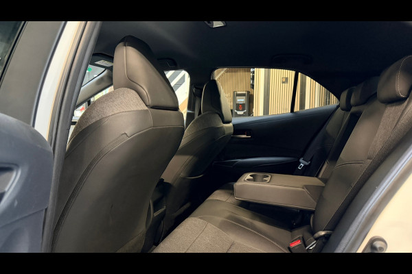 Toyota Corolla 1.8 Hybrid Business Plus BTW|AUTOMAAT|KEYLESS|CAMERA|LED|DEALERONDERHOUDEN|NAP|NLAUTO|HALF LEDER|TREKHAAK|STOELVERW
