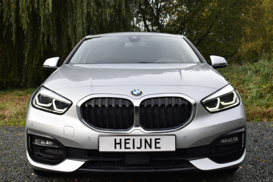 BMW 1-serie 118IA 140PK AUT. BUSINESS SPORT-LINE NAVI/LED/CAMERA/CARPLAY