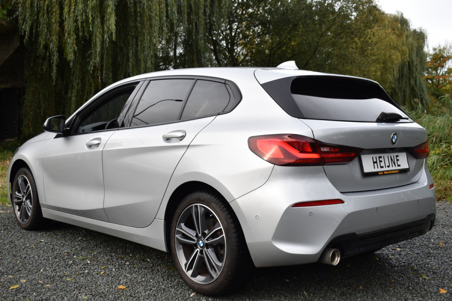 BMW 1-serie 118IA 140PK AUT. BUSINESS SPORT-LINE NAVI/LED/CAMERA/CARPLAY